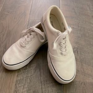 Toms sneakers